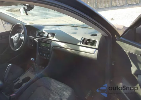 2012 Volkswagen Passat 2.5L S из США, поврежденный, VIN 1VWAP7A37CC006993